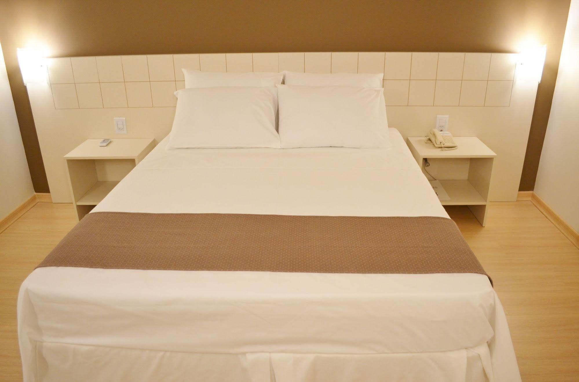 Villa Premium Hotel 이레싱 외부 사진